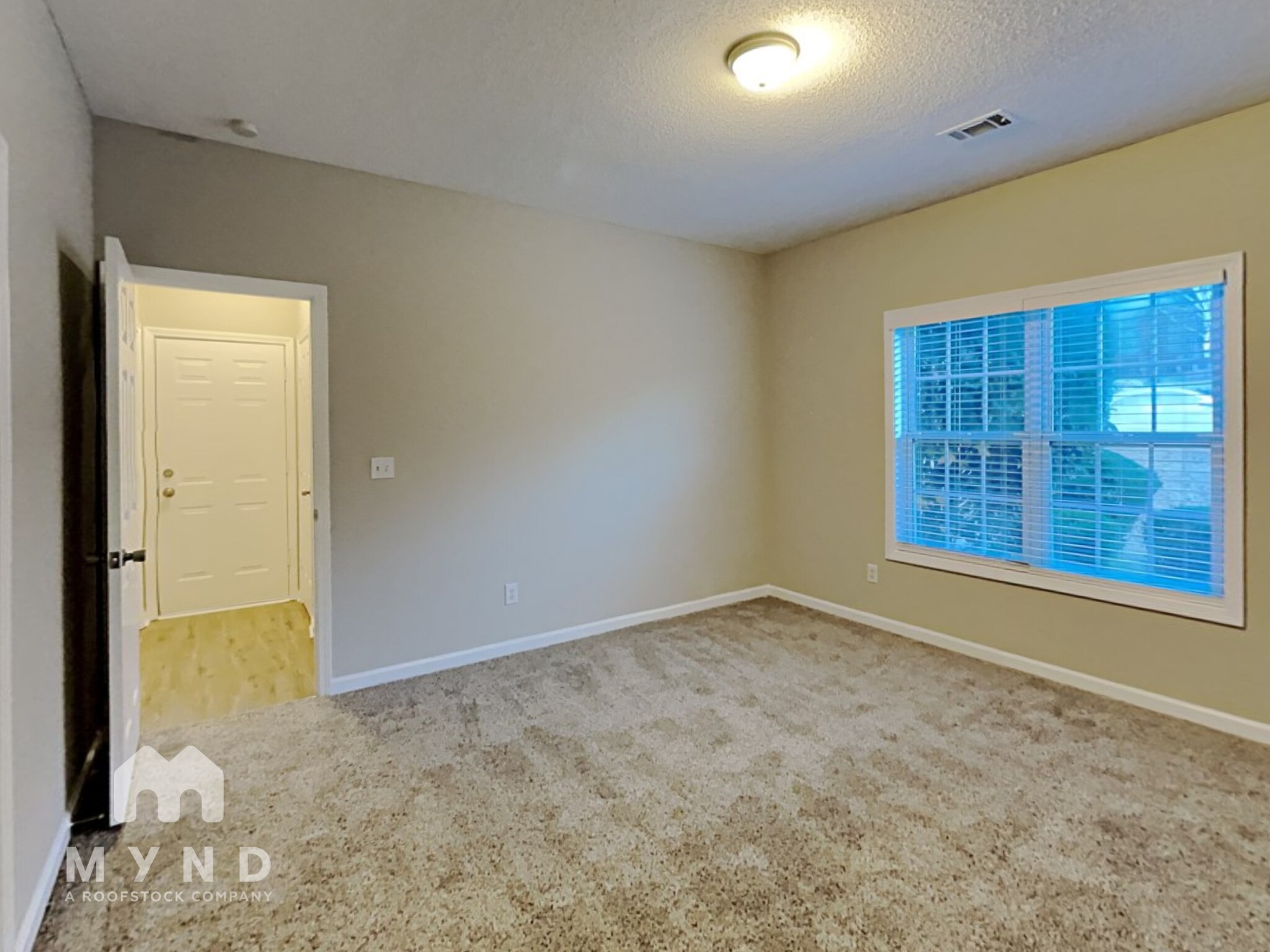 Building Photo - 1013 Vineyard Walk