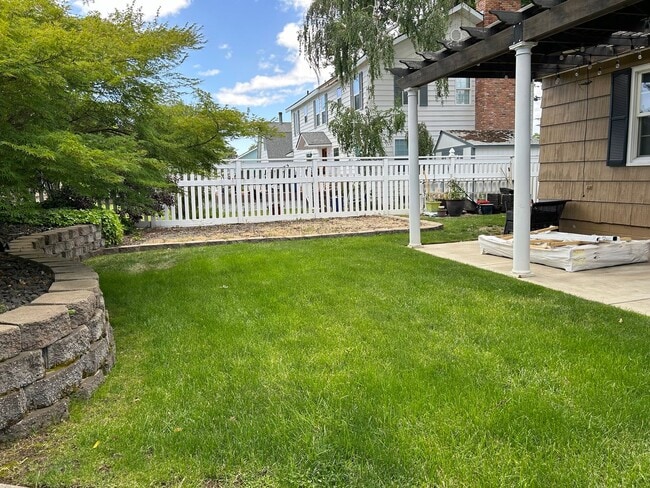 Building Photo - NEW LISTING In Desirable N. Richland Neigh...