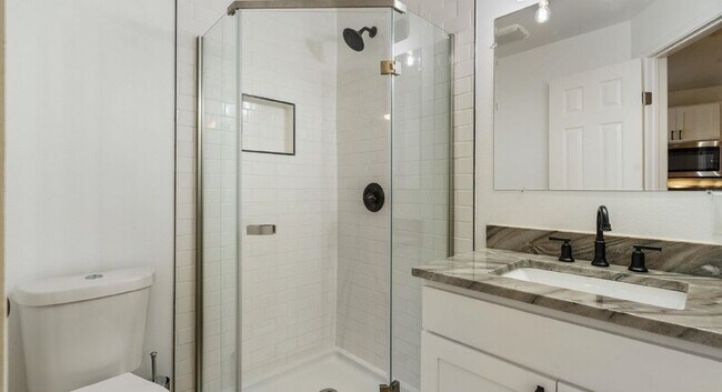 Building Photo - 1118 Ebert Ave