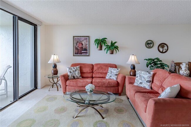Building Photo - 4200 N Hwy A1A