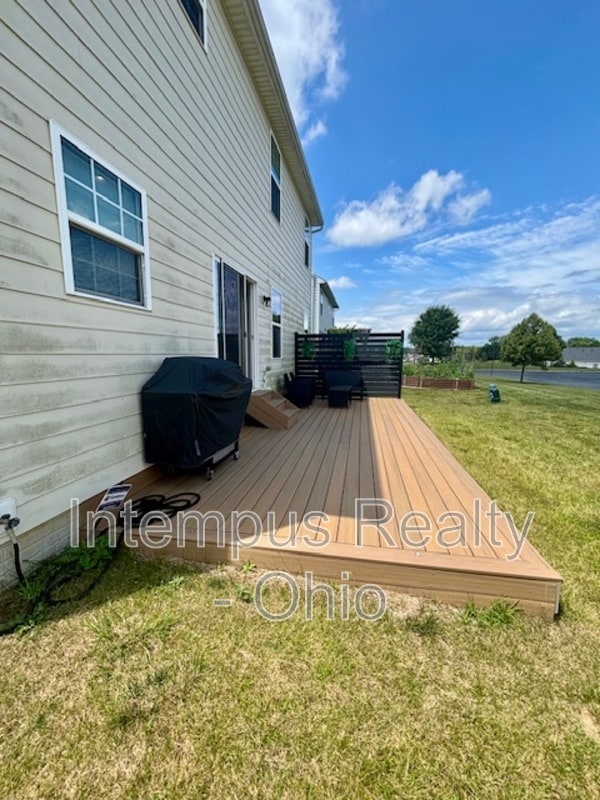 Building Photo - 6123 Brandon Dr