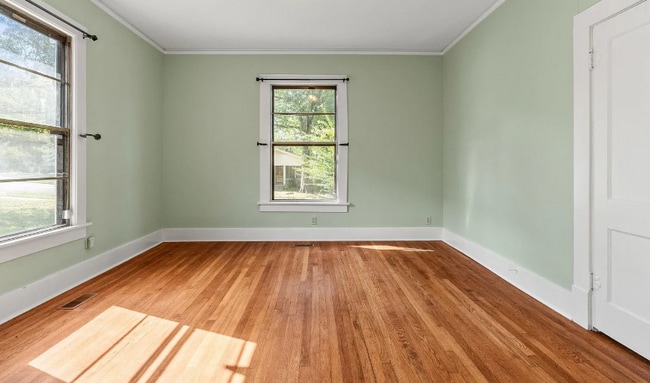 Building Photo - 4920 Lee Ave