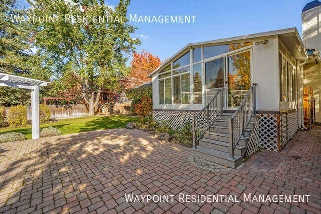 Building Photo - 4917 N Contour Way