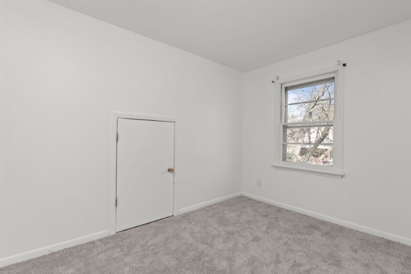 Building Photo - 151 N Clay Ave