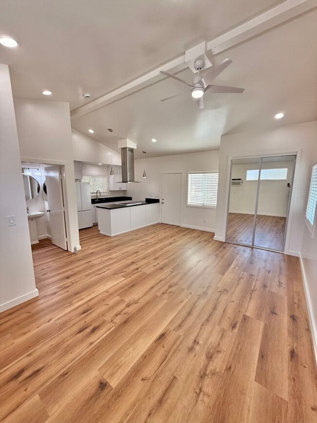 Primary Photo - Brand-New Beach Bungalow Studio – Fire Mou...