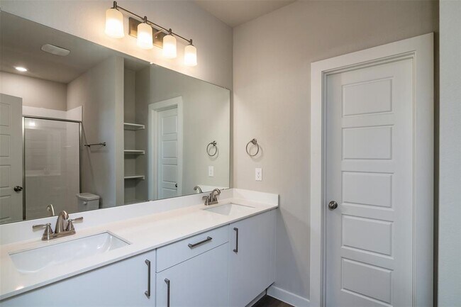 Building Photo - 641 Fallow Dr