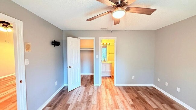 Building Photo - 7909 Richwood Dr