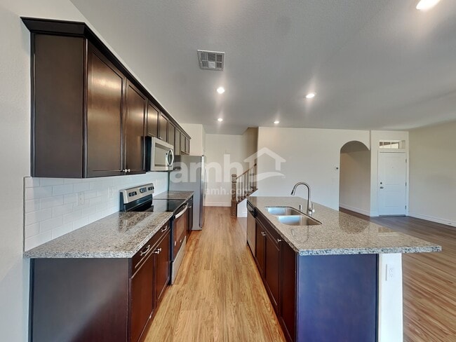 Building Photo - 960 Nero Ave