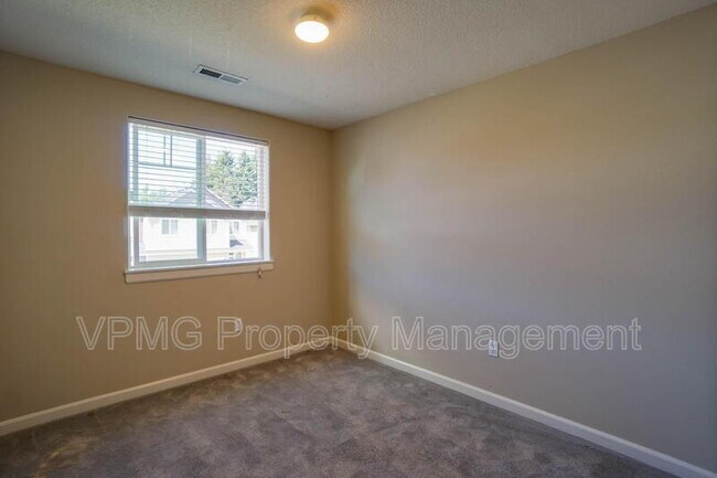 Building Photo - 4013 NE 89th Way