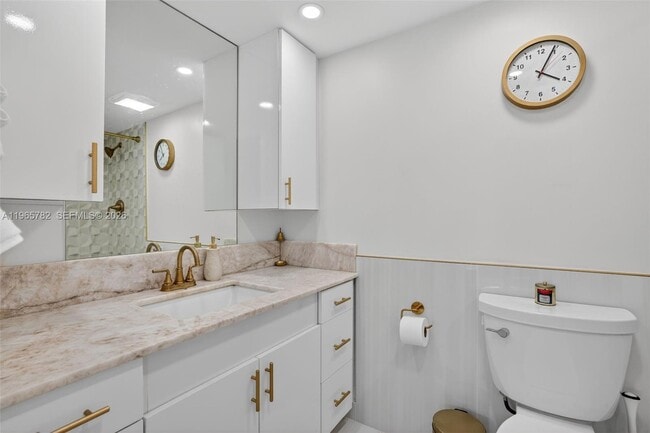 Building Photo - 3000 E Sunrise Blvd