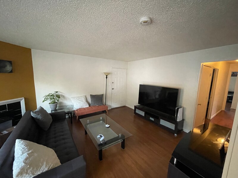 Building Photo - 204 Catalina Ave