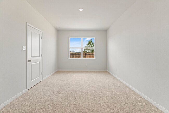 Building Photo - 1023 Rosewood Trl