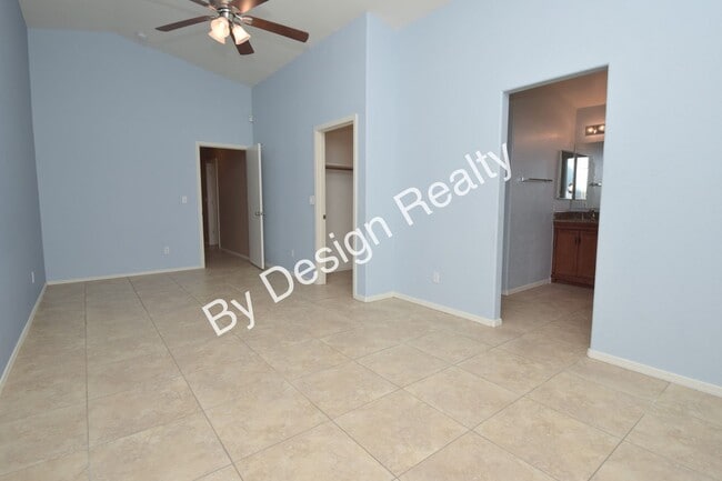 Building Photo - Corner Lot 3 Bed 2 Bath Home Near El Conquistador Golf