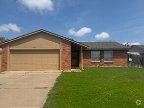 Building Photo - 1008 SW 61st St