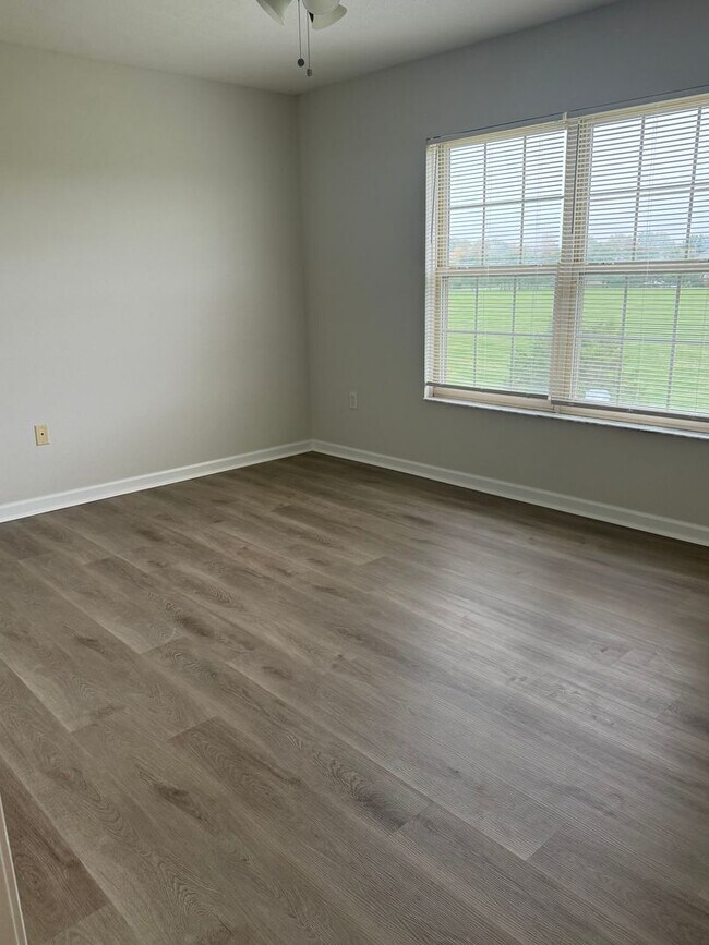 Building Photo - Hidden Springs II Condos