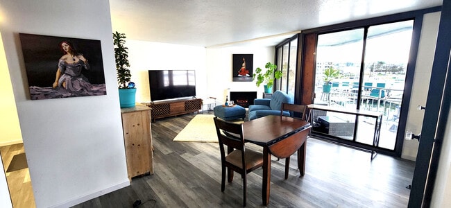 Building Photo - 9500 Rainier Ave S