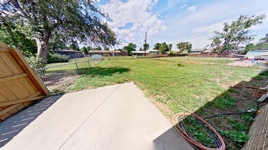 Building Photo - 4675 Holland St