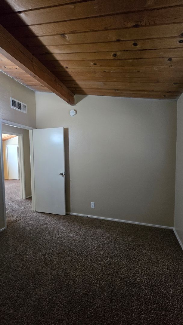 Building Photo - 2707 Wenatchee Ave