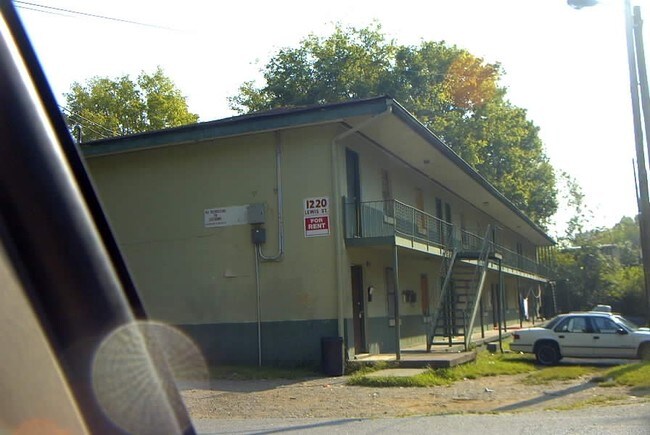 Building Photo - Chestnut Flats