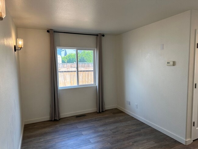 Building Photo - Charming 1 bedroom 1 bath house in Springf...