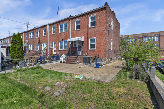 Building Photo - 730 Rappolla St