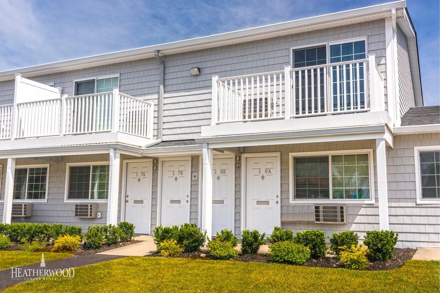 Southwood Luxury Apartments Amityville, NY Apartment Finder