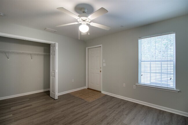 Building Photo - 2738 W Tharpe St
