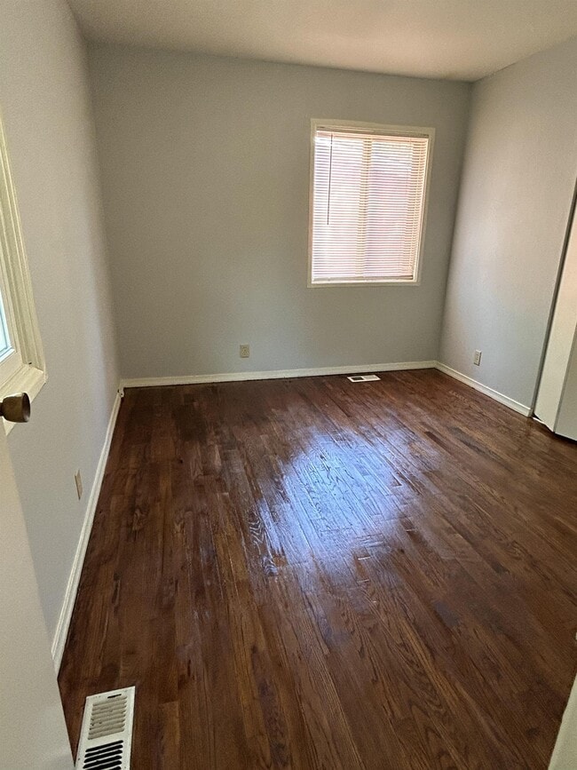 Building Photo - 8704 E 92nd St