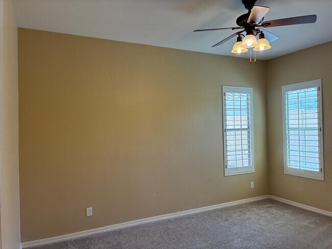 Building Photo - 20973 W Cora Vista