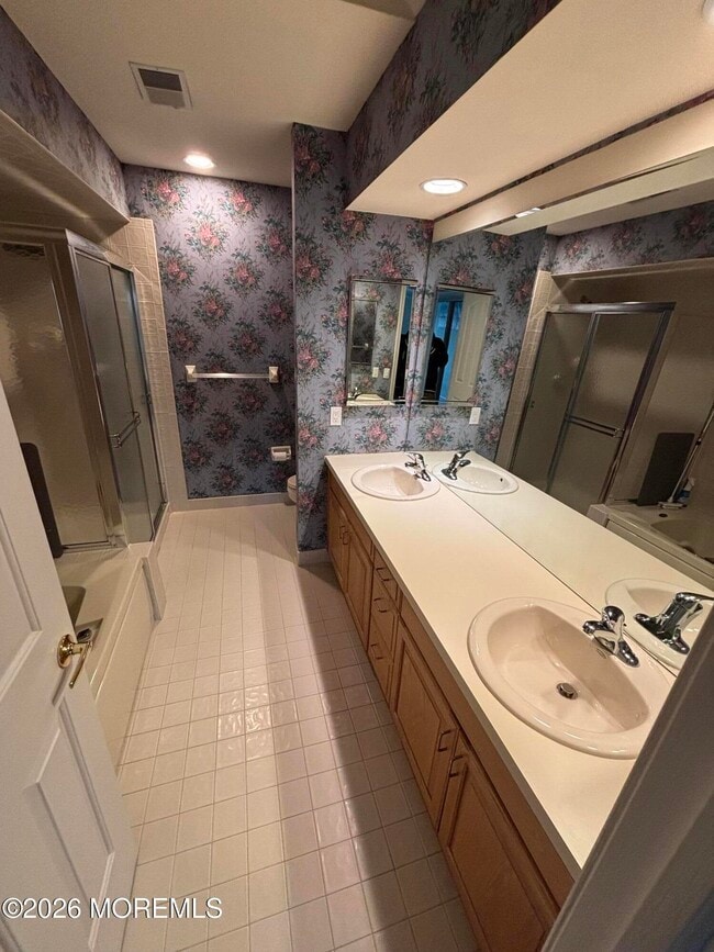 Building Photo - 210 Spinnakers Cv