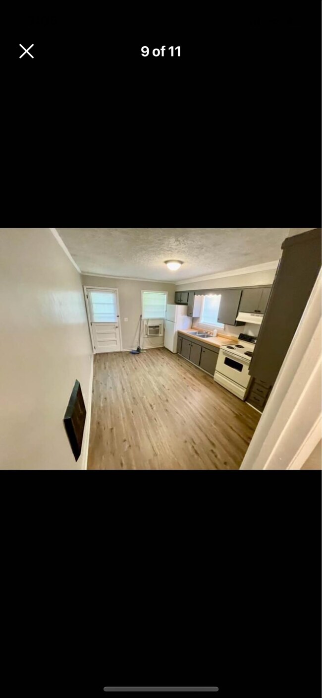 Building Photo - 1702 Bunch St