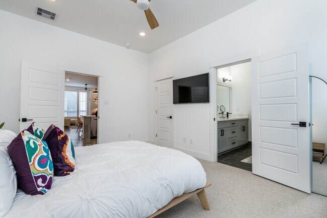 Building Photo - 8324 Springwood Cyn Ln