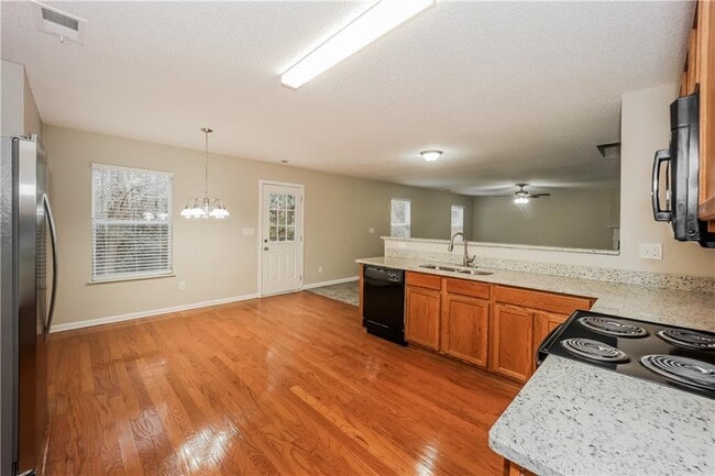 Building Photo - 2021 Sweet Bay