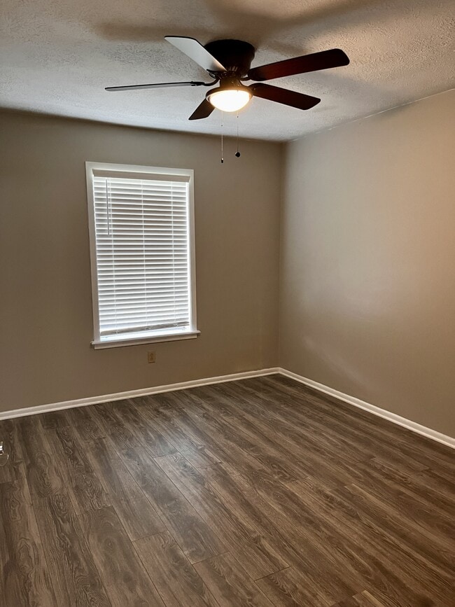 Building Photo - 1010 Holt St