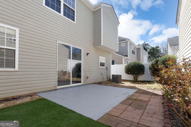 Building Photo - 317 W Oaks Trail