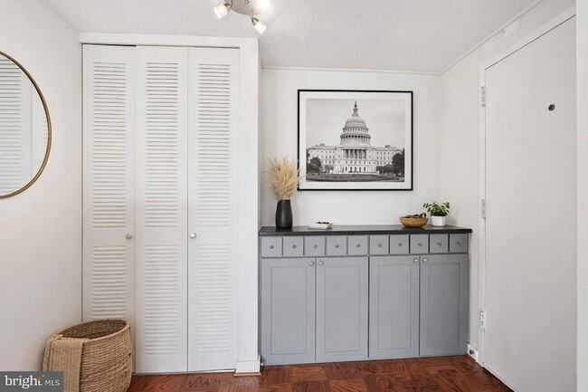 Building Photo - 1301 Delaware Ave SW