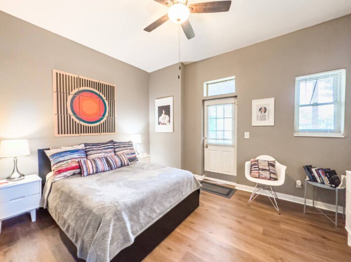 Building Photo - 805 Scott St