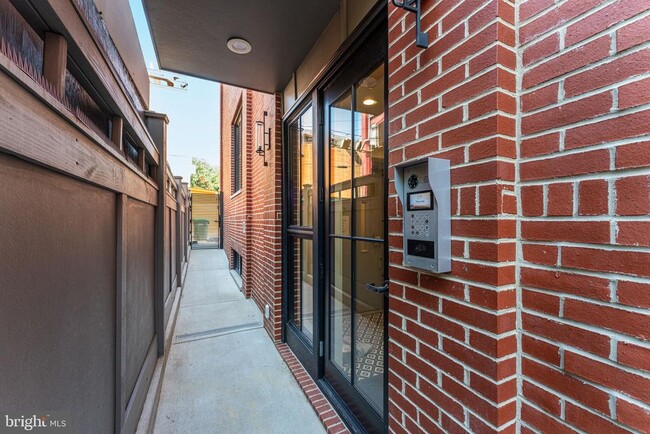 Building Photo - 1775 Swann St NW