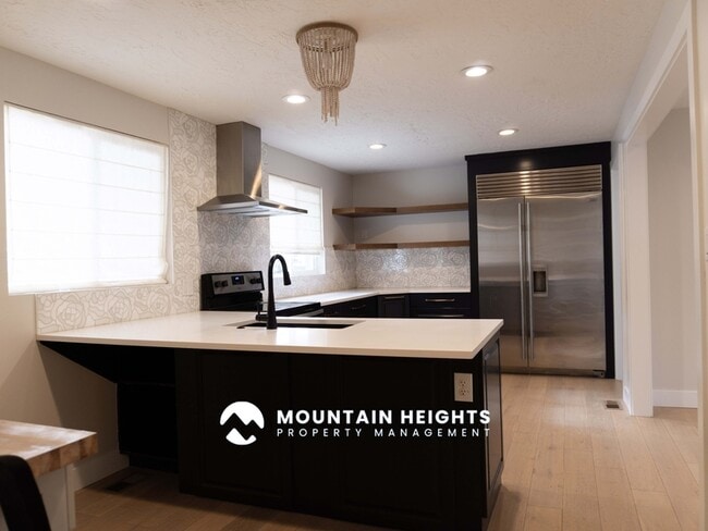 Building Photo - 8589 Kings Hill Dr