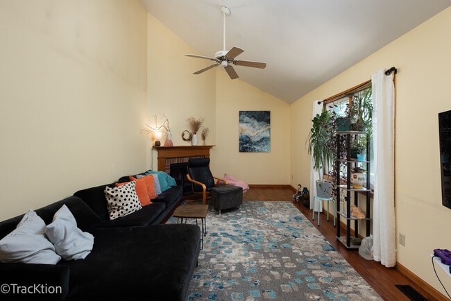 Building Photo - 3081 Barnstable Ct