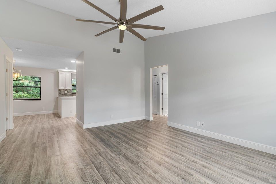 Building Photo - 9 Via de Casas Norte