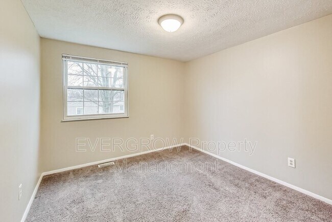Building Photo - 5310 Shelbyville Rd