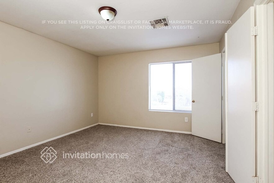 Building Photo - 10307 W Denton Ln