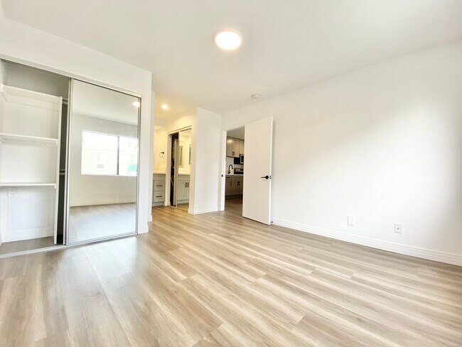 Building Photo - 1240 Bronson Ave