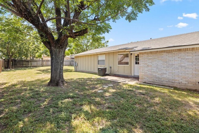 Building Photo - 10300 Rutland Village E