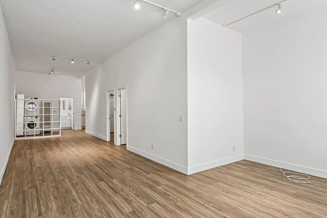 Primary Photo - 1537 Lincoln Ave