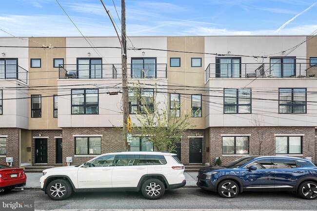 Building Photo - 1333 N Howard St