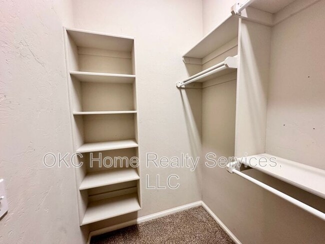 Building Photo - 2412 SE 92nd Terrace