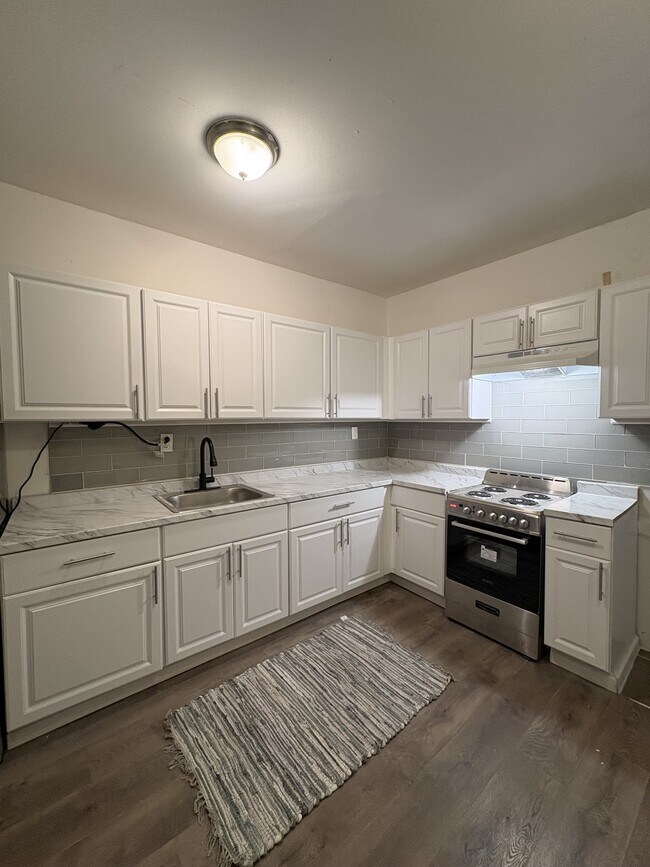 Building Photo - 2542 Cecil B. Moore Ave