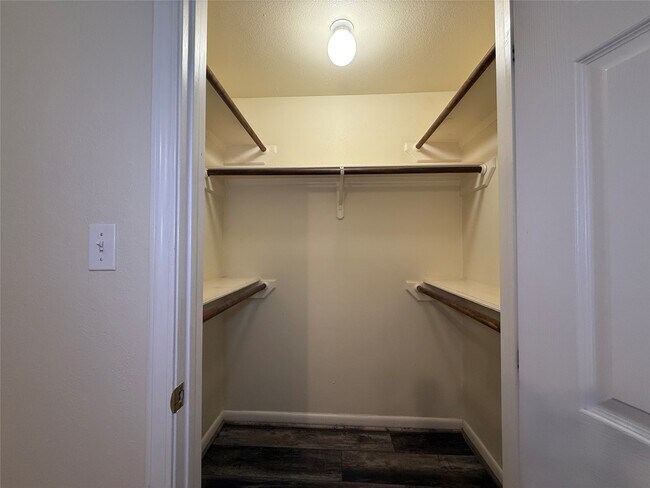 Building Photo - 1530 Heights Blvd
